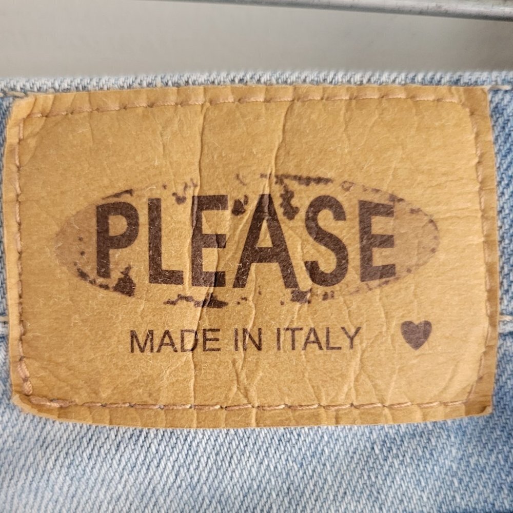 PLEASE Distressed Jean Shorts with ruffle bottom Size Small - Picture 4 of 7